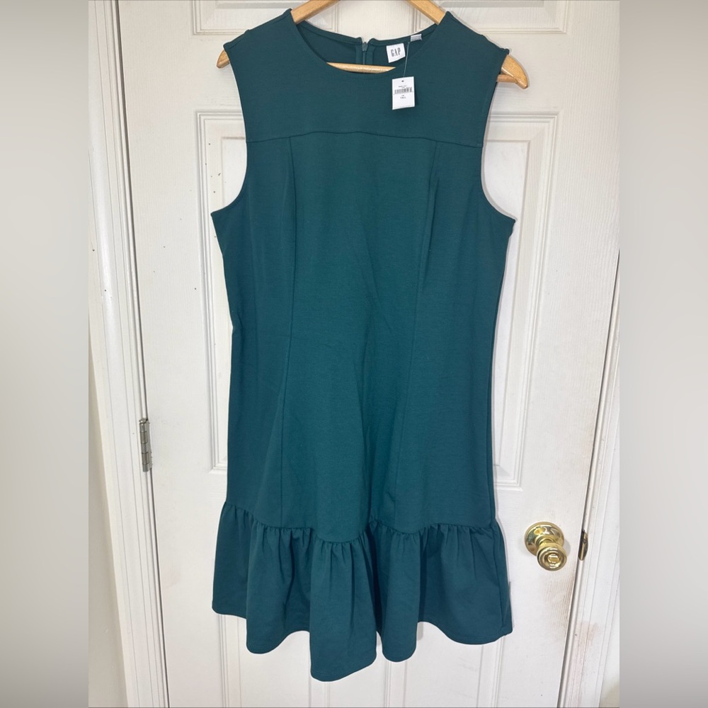 NWT GAP Women’s Green Holiday Dress Size 14 Tall Ruffle Hem Dress
